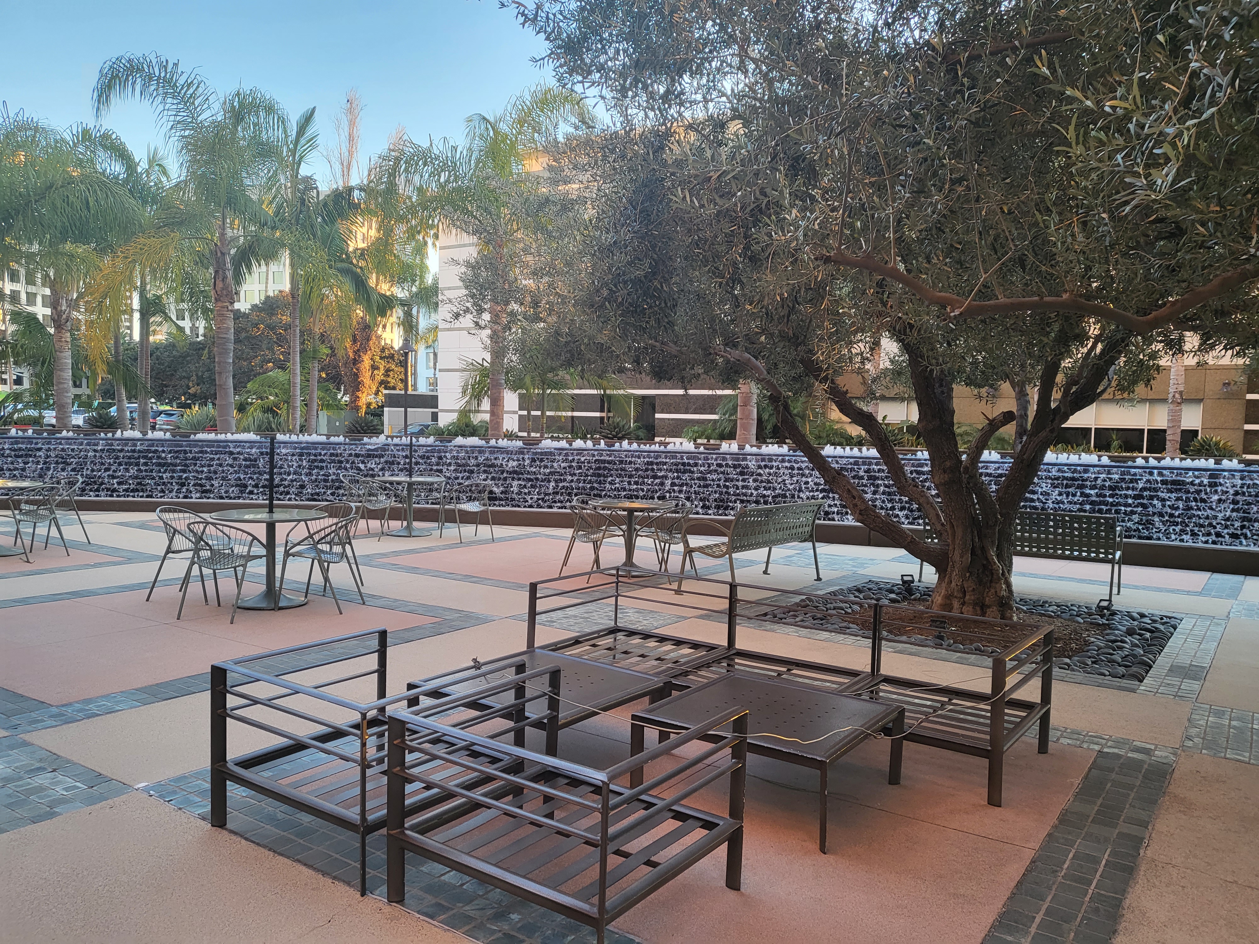 Day pass for semi private work desks in the heart of Irvine CA — Desk Space in Irvine, California