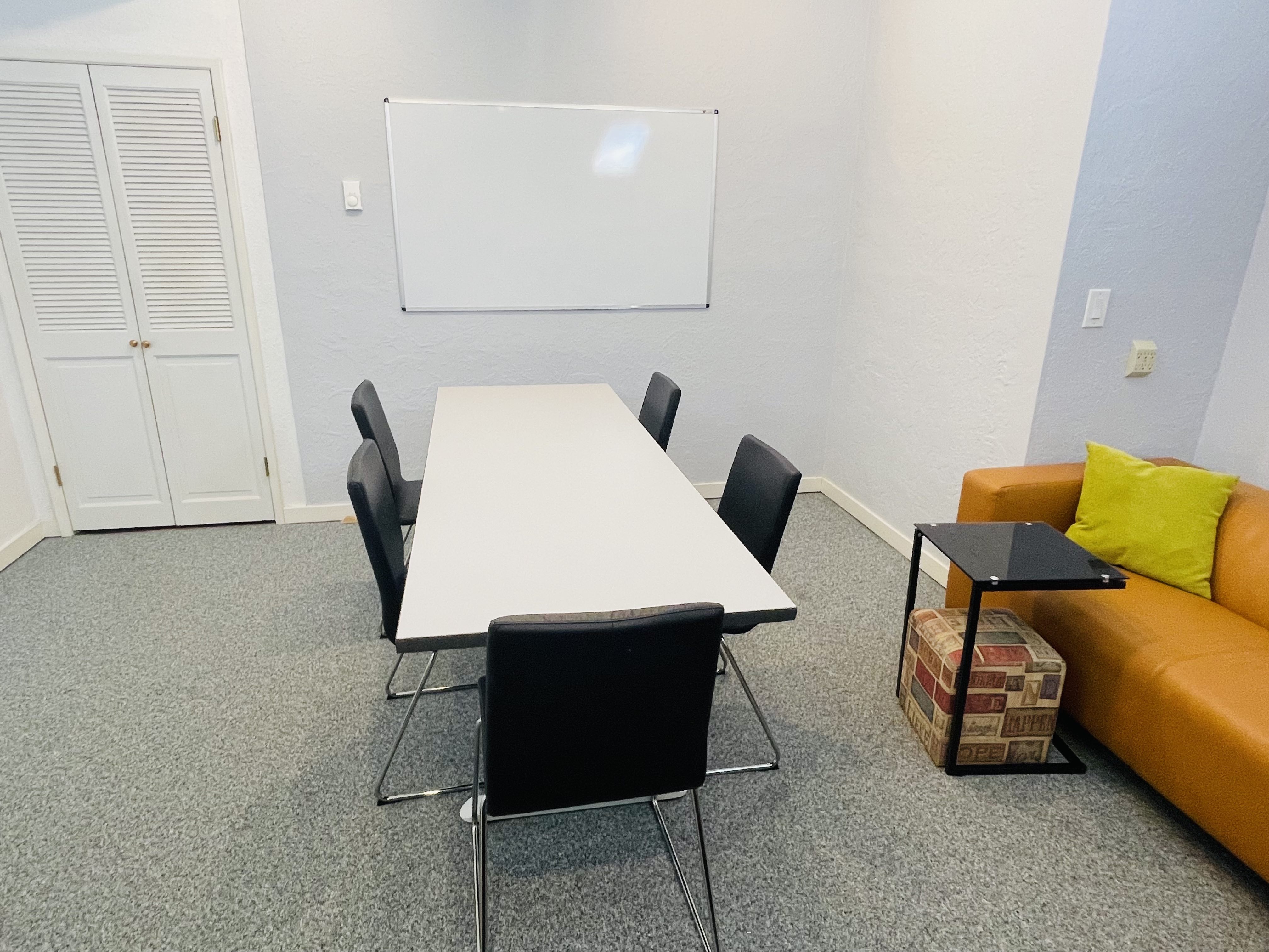 Affordable Meeting Room with High Speed Internet In Downtown Pacific Grove. — Meeting Room in Pacific Grove, California